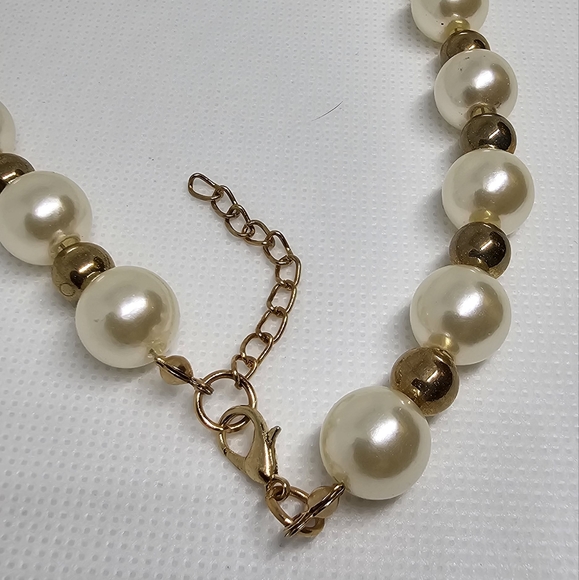 Necklace in Pearlescent Crystal Beads,Golden Ecru Cream. - Picture 5 of 5